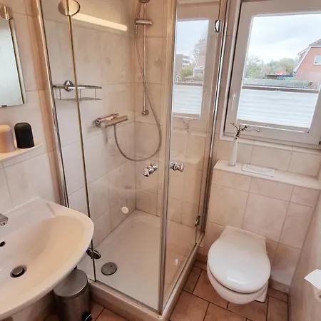 Achtern Diek 3 1 Reihe An Der Ostseeküste *